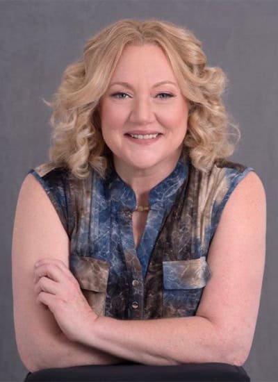 Meet the founder - Dee Hampel